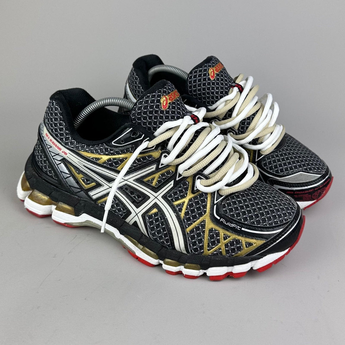 ASICS Gel Nimbus 16 - Noir / Or - Sneykers