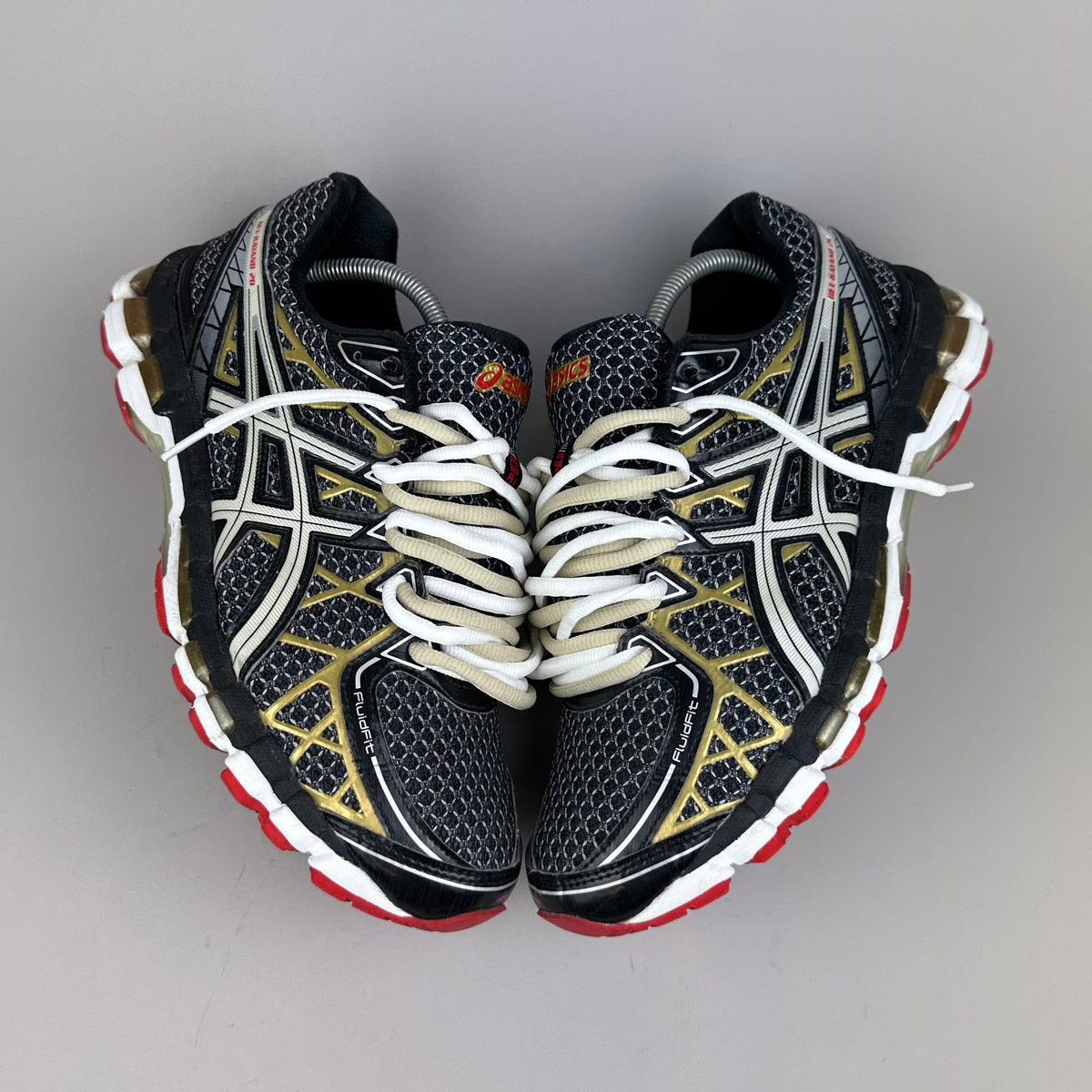 ASICS Gel Nimbus 16 - Noir / Or - Sneykers