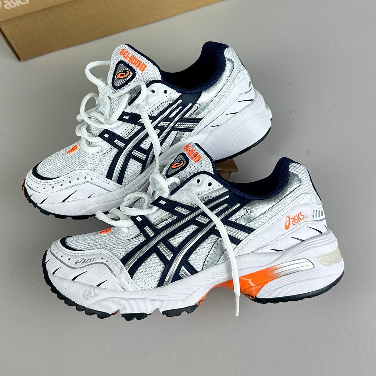 ASICS Gel Nimbus 16 - Blanc / Marine / Orange - Sneykers