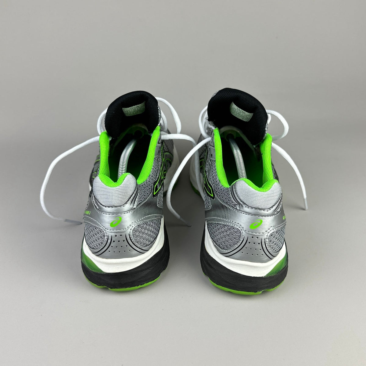 ASICS Gel Nimbus 16 - Argent / Noir - Sneykers