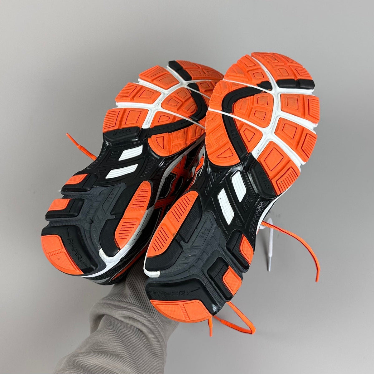 ASICS Gel Nimbus 16 - Anthracite / Orange Vif - Sneykers