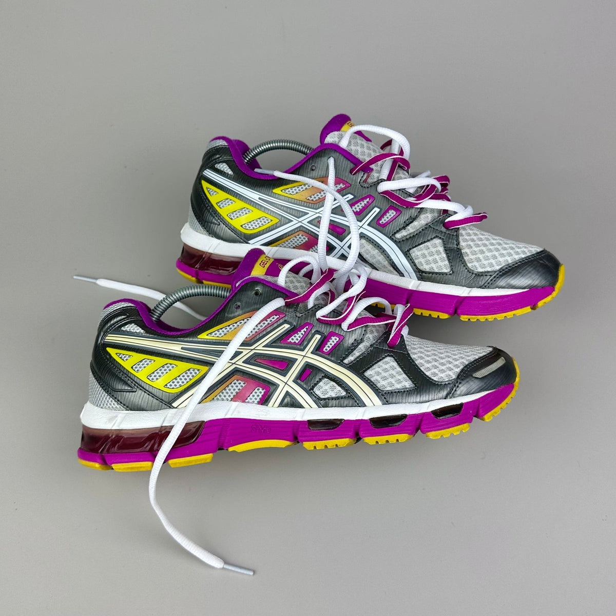 ASICS Gel Nimbus 16 - Gris / Fuchsia - Sneykers