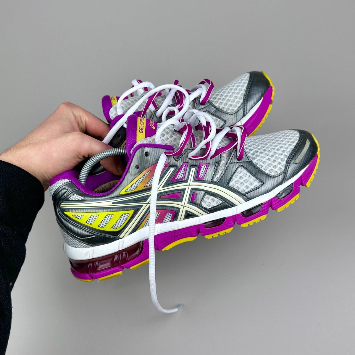 ASICS Gel Nimbus 16 - Gris / Fuchsia - Sneykers
