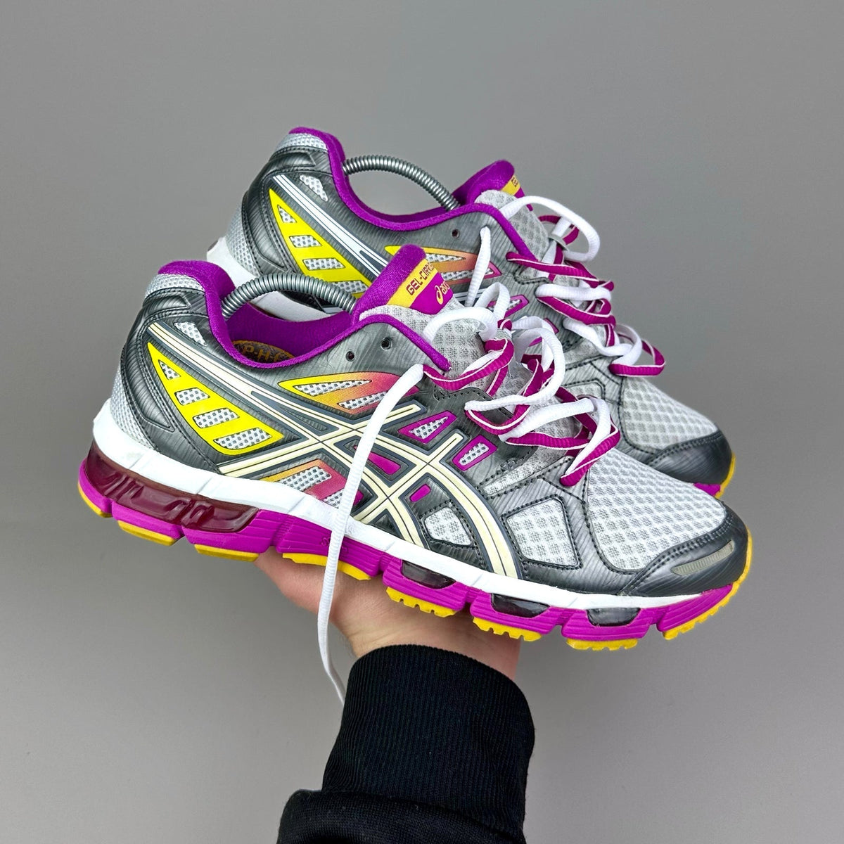 ASICS Gel Nimbus 16 - Gris / Fuchsia - Sneykers