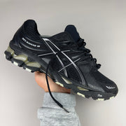 ASICS Gel Nimbus 16 - Noir / Kaki / Crème - Sneykers
