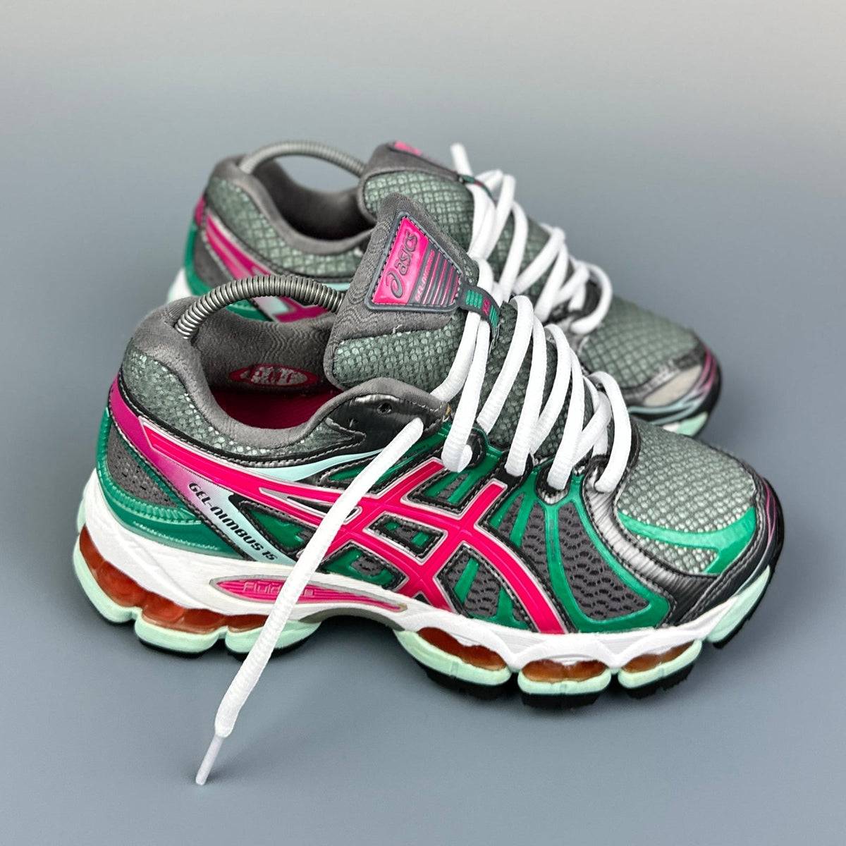 ASICS Gel Nimbus 16 - Gris / Vert - Sneykers