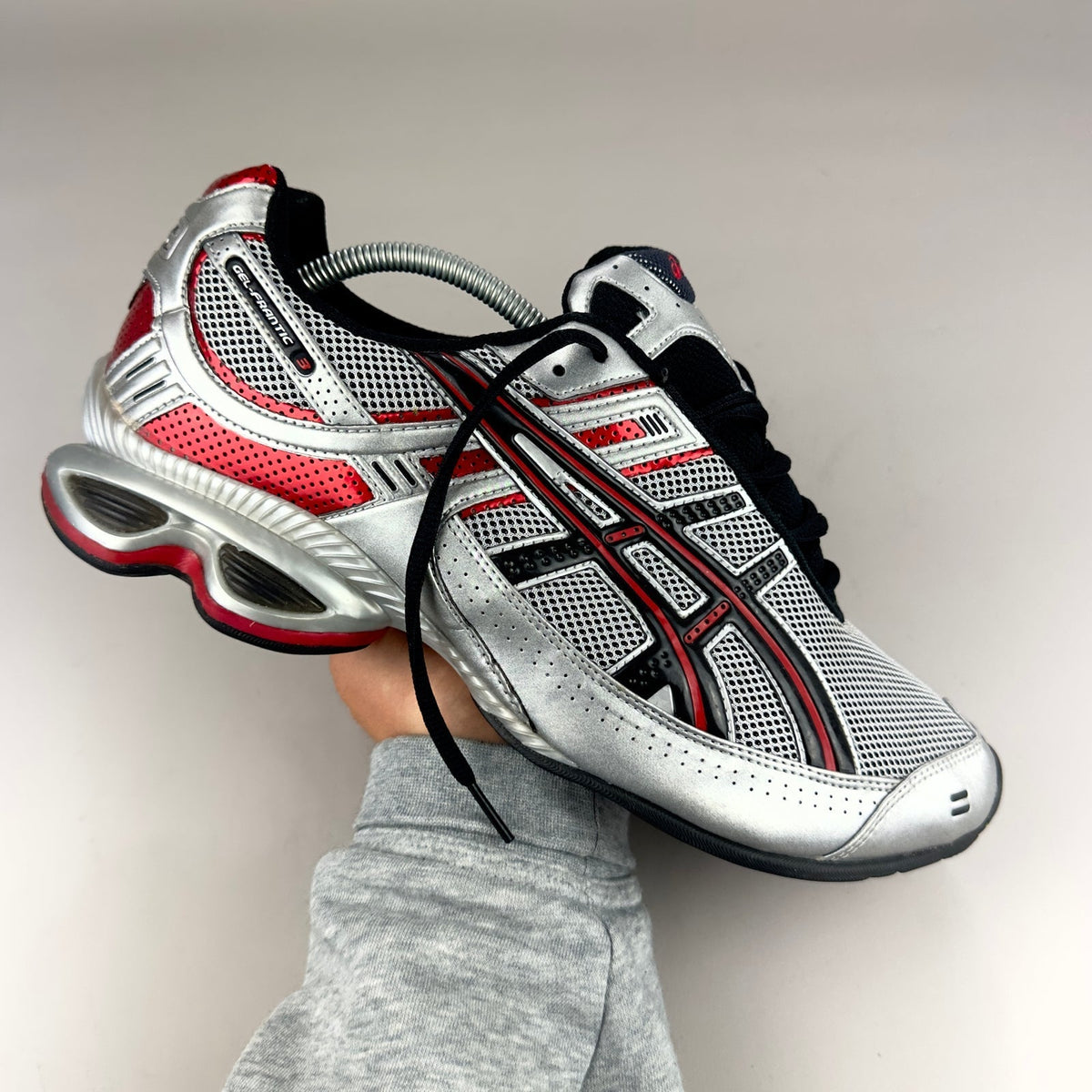 ASICS Gel Nimbus 16 - Argent / Rouge - Sneykers