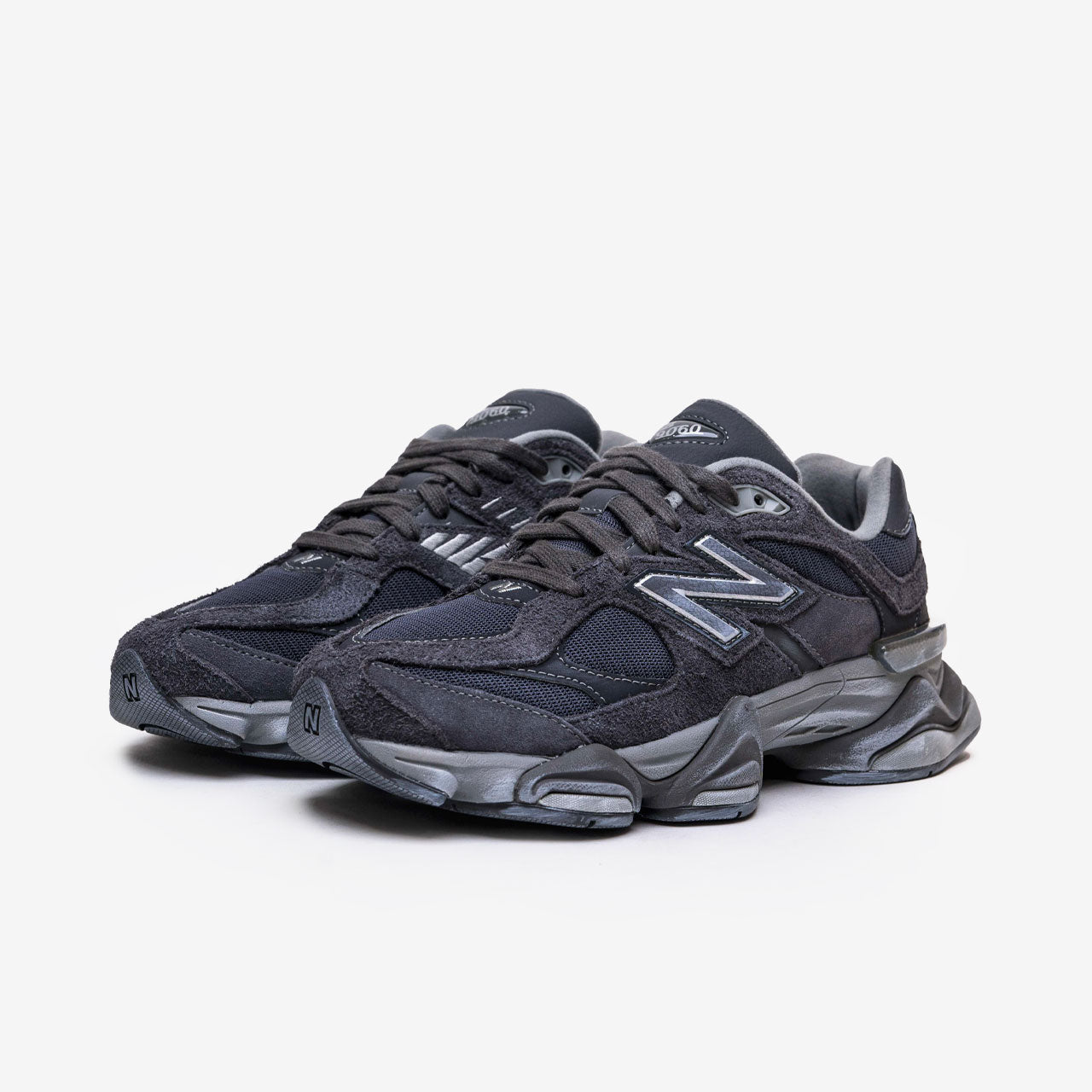 New Balance 9060 Magnet